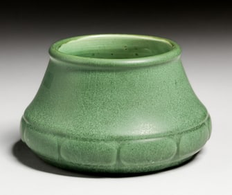 Hampshire Pottery #154 Matte Green Vase c1910