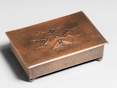 German Arts & Crafts Hammered Brass Box c1905
