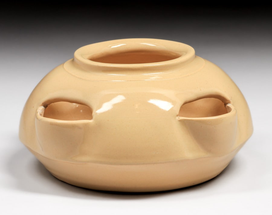 Bauer Pottery Cream Colored Cutout Mat Carlton Cactus Bowl c1920: Bauer Pottery Cream Colored Cutout Mat Carlton Cactus Bowl c1920. Unsigned. Bruise to one opening, otherwise perfect condition. 8.75"d x 4.5". FREE NATIONWIDE SHIPPING for all of your purchases at our