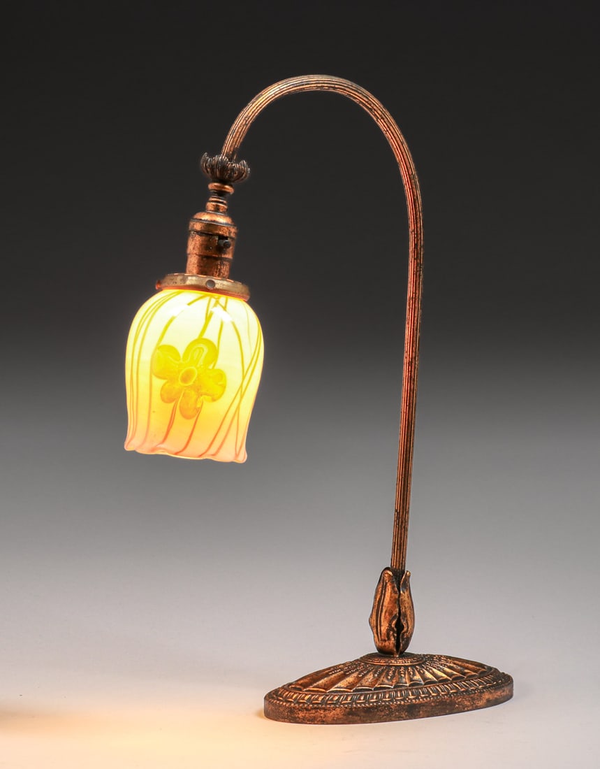 Bradley & Hubbard Art Nouveau Art Glass Desk Lamp c1910s: Bradley & Hubbard Art Nouveau Art Glass Desk Lamp c1910s. Unsigned. Original patina. Art glass shade in perfect condition. 18.5" x 13" depth. Base 8.5" x 4.5". FREE NATIONWIDE SHIPPING for all of your