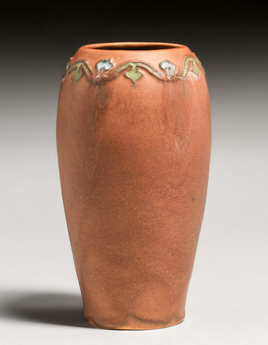 Arequipa Pottery Squeeze-Bag Decorated Spades Vase c1911-1912 (1 of 5)