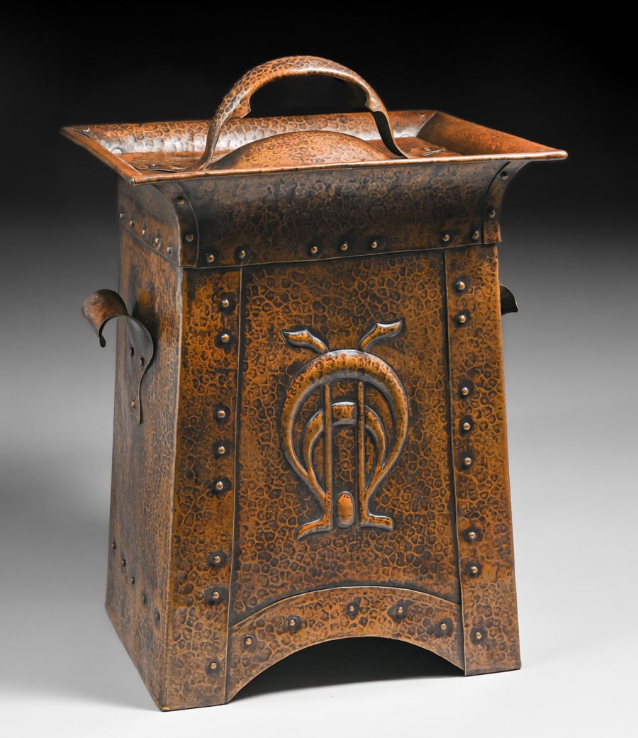 William Soutter & Son Hammered Copper Coal Scuttle c1900 (1 of 7)