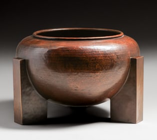 Prairie School Hammered Copper Jardiniere c1910