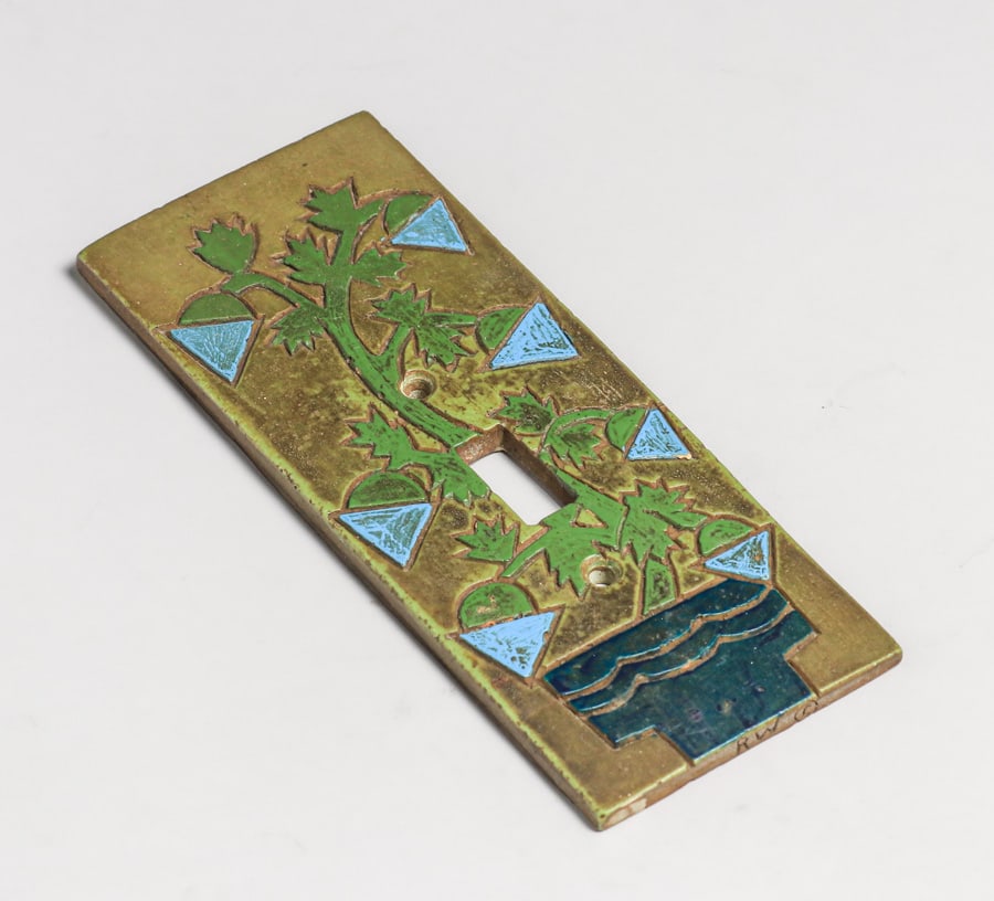 Contemporary RW Co Hand-Carved Ceramic Light Swtich Cover c2000: Contemporary RW Co Hand-Carved Ceramic Light Swtich Cover c2000. Signed. Excellent condition. 7"h x 2.75"w. FREE NATIONWIDE SHIPPING for all of your purchases at our Two Day Auction within the lower 4