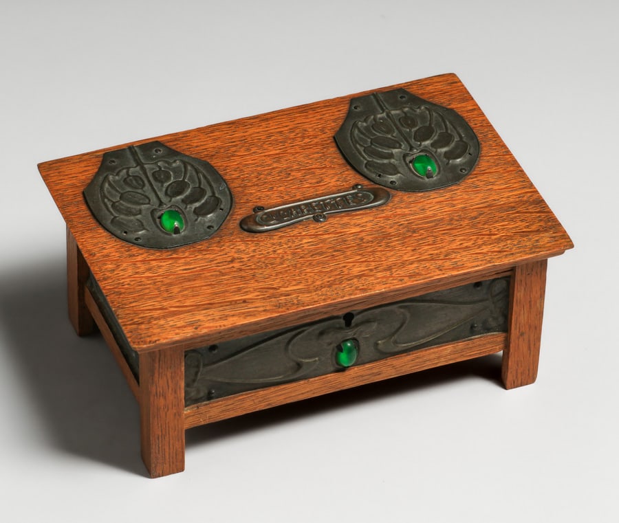 English Arts & Crafts Copper Strap-Hinged Oak Cigarettes Box c1900 (1 of 9)