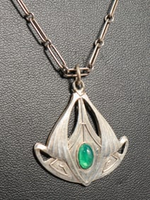 Chicago Silver & Green Stone Pendant Necklace 1904