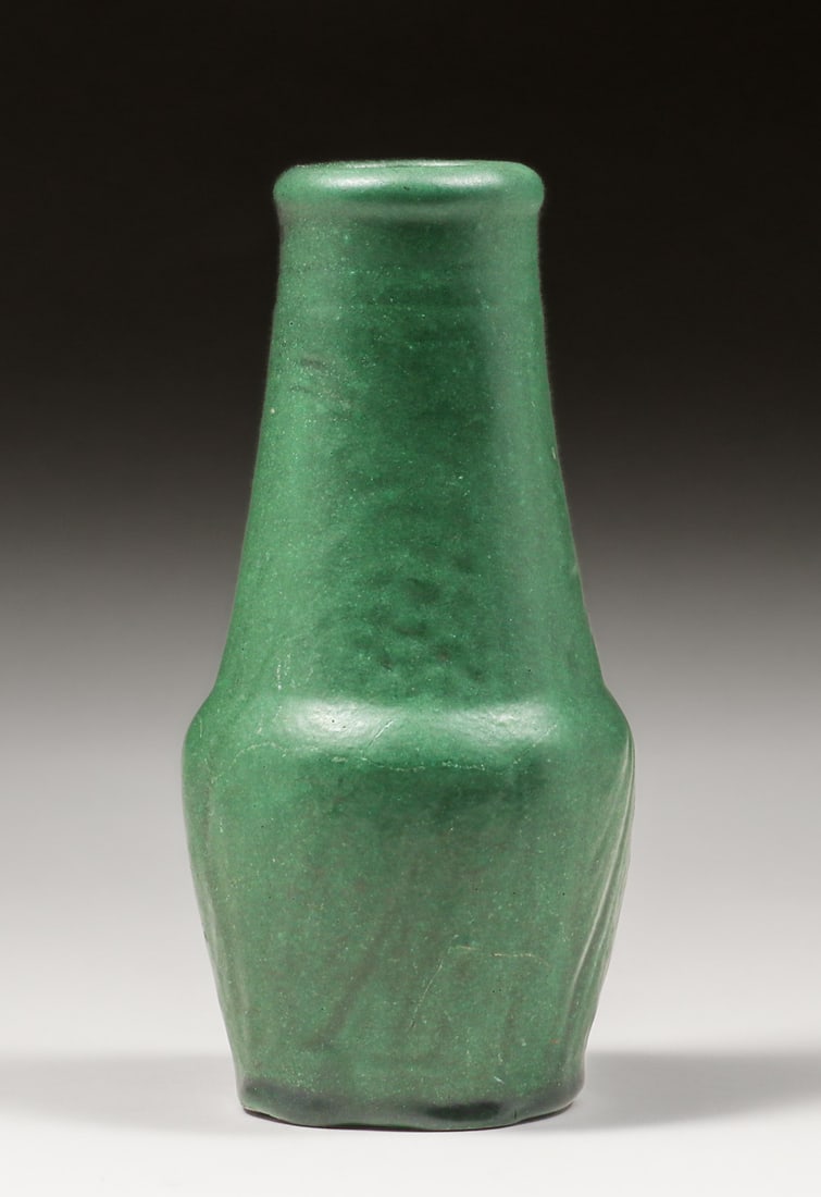 Weller Bedford Matte Green Vase c1910 (1 of 5)