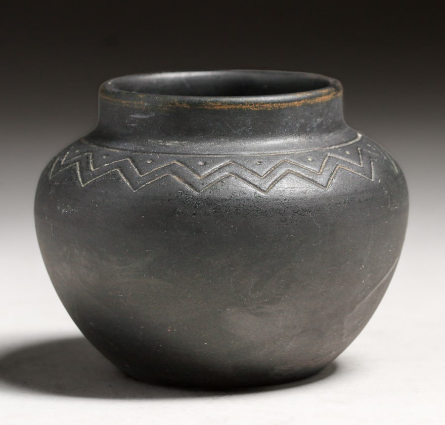 Norse Pottery - Edgerton, WI #44 Vase c1903-1913 (1 of 4)