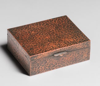 Arts & Crafts Period Hammered Copper Box c1910