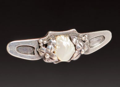 Kalo - Chicago Sterling Silver & Blister Pearl Brooch c1910