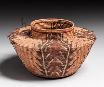 Native American Basket - Yokuts Tribe c1910s.