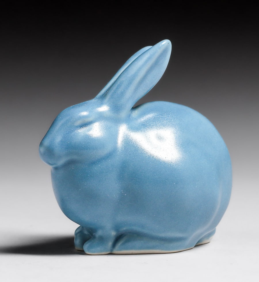 Contemporary Rookwood Pottery #6160 Bunny Rabbit Paperweight 2019: Contemporary Rookwood Pottery #6160 Bunny Rabbit Paperweight 2019. Signed. Perfect condition. 3.5" x 1.75"w x 3"h. FREE NATIONWIDE SHIPPING for all of your purchases at our Two Day Auction within the