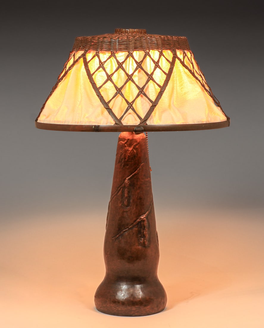 Arts & Crafts Period Hammered Copper & Woven Brass Shade c1910: Arts & Crafts Period Hammered Copper & Woven Brass Shade c1910. Unsigned. Excellent original patina. 22"h x 15"d. FREE NATIONWIDE SHIPPING for all of your purchases at our Two Day Auction within the l