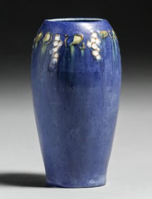 Arequipa Pottery Frederick Rhead Squeeze-Bag Decorated Grape Cluster Vase 1912