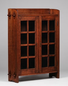 Early Gustav Stickley #525 Two-Door Mitered-Mullion Bookcase c1901-1902
