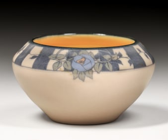 Rookwood Pottery Elizabeth McDermott Glasgow Rose Decorated Bowl 1919