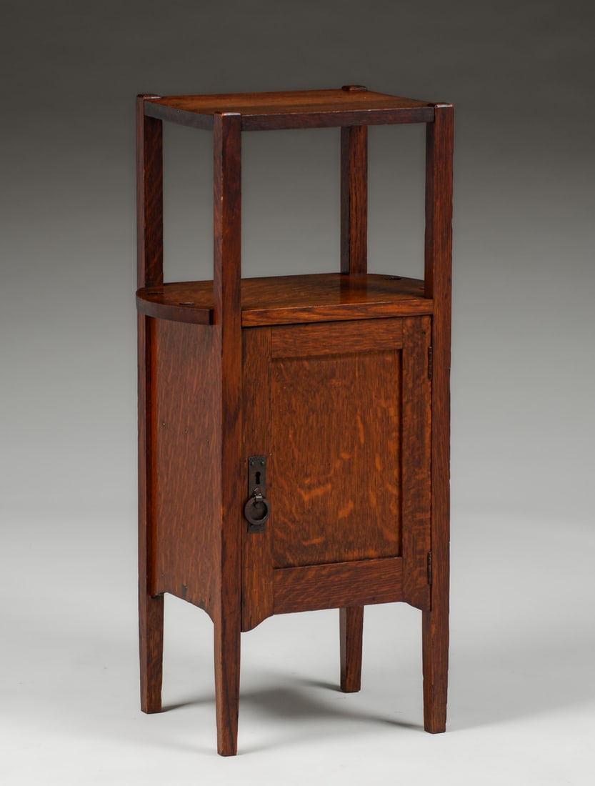 Grand Rapids One-Door Side Table Cellarette c1910 (1 of 4)