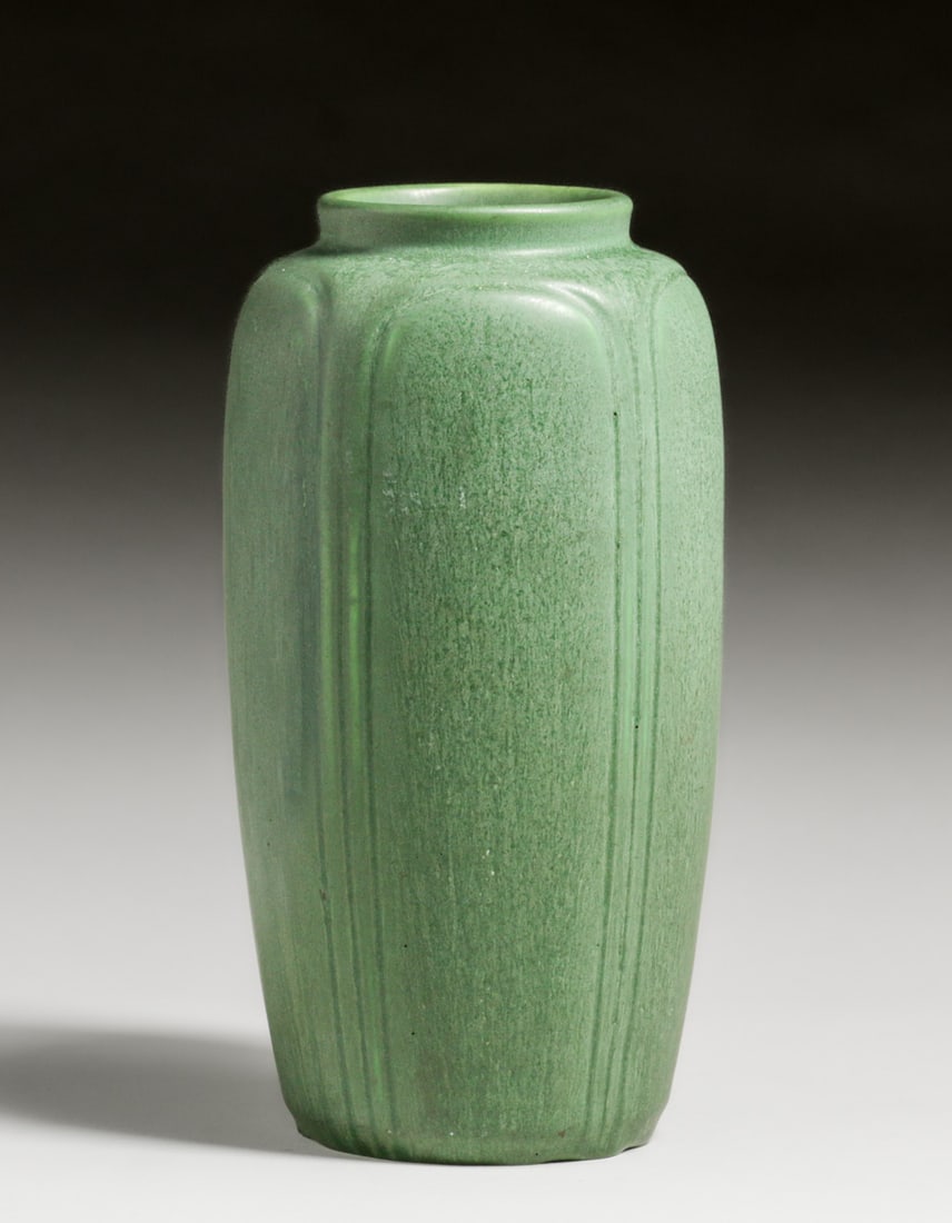 Hampshire Pottery #131 Matte Green Vase c1910: Hampshire Pottery #131 Matte Green Vase c1910. Signed. Perfect condition. 8 1/8"h x 4"d FREE NATIONWIDE SHIPPING Free Nationwide Shipping within the lower 48 states for All purchases at our Two Day