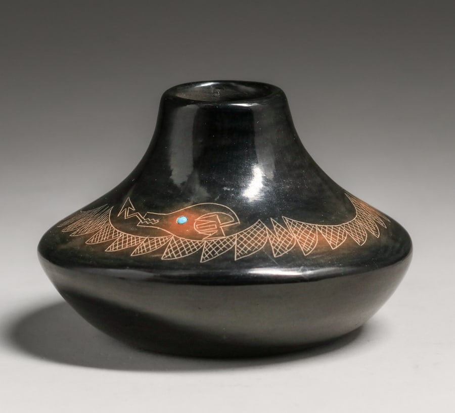 Tahn Moo Whe (Born 1947 Tewa name of Barbara Gonzales) San Ildefonso Pueblo Vase 1978