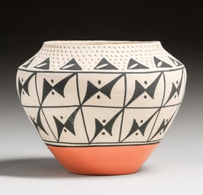 Navajo Acoma D. Victorino Decorated Vase c1980s