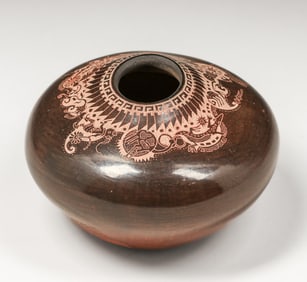 Forrest & Karen Naranjo Santa Clara Pueblo Scraffito Jar c2000