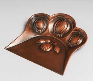 Joseph Sankey & Son Arts & Crafts Copper Dust Pan c1900s