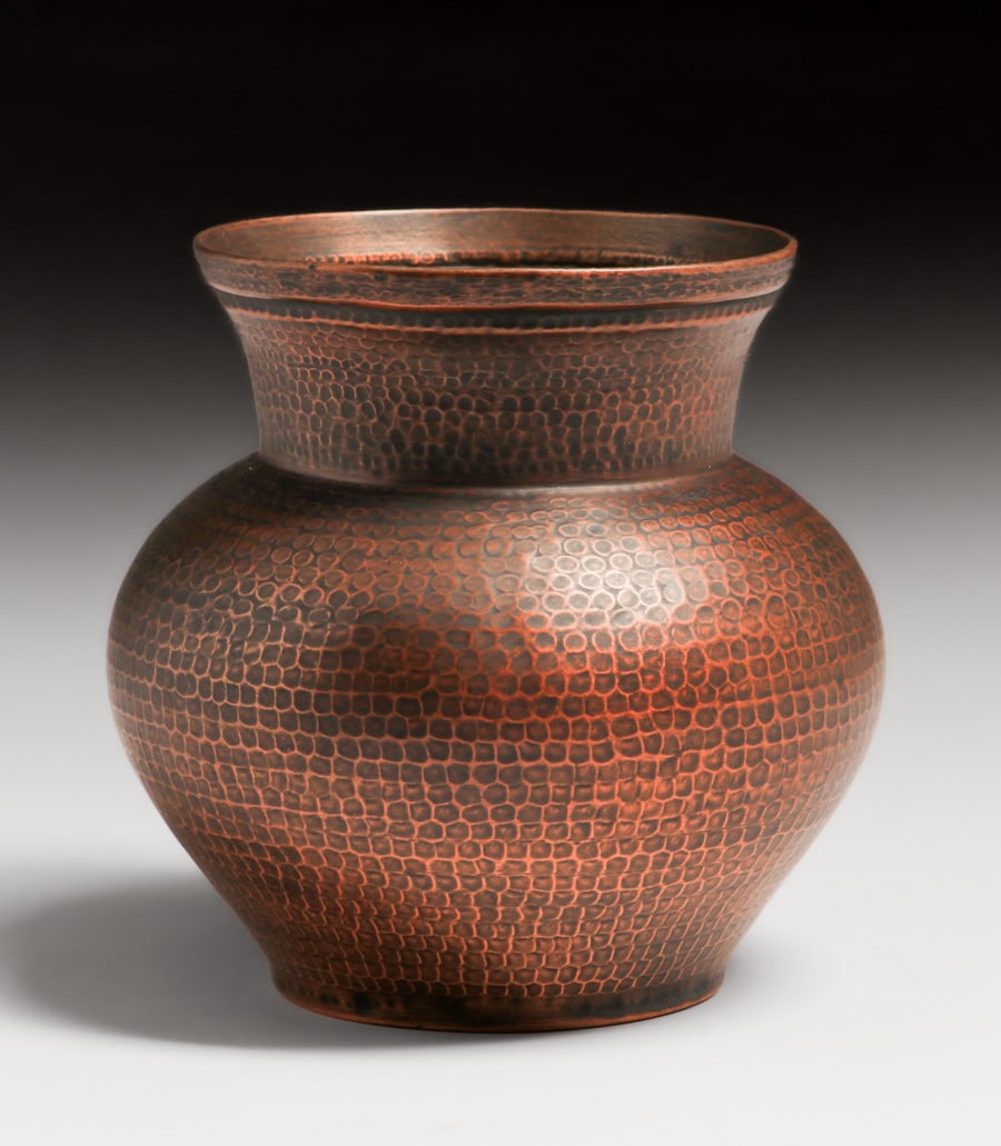 Arts & Crafts Period Hammered Copper Vase c1920: Arts & Crafts Period Hammered Copper Vase c1920. Unsigned. Excellent new patina. 7"h x 6.75"d FREE NATIONWIDE SHIPPING Free Nationwide Shipping within the lower 48 states for All purchases at our Tw