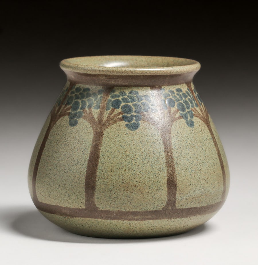 Marblehead Pottery Decorated Vase Arthur Hennessey & Sarah Tutt c1910 (1 of 4)