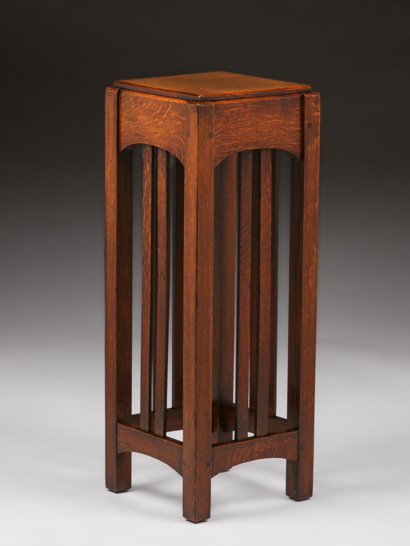Limbert #214 Spindled Stand c1910 (1 of 5)