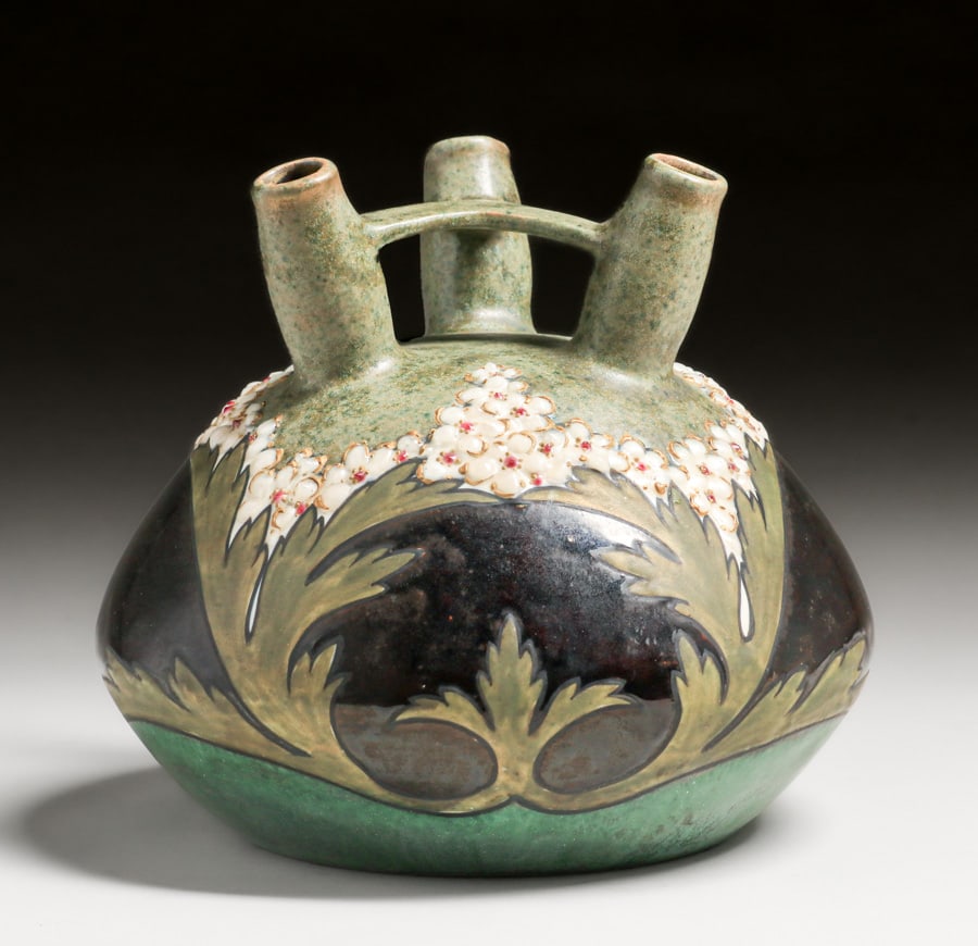 Amphora Teplitz Eduard Stellmacher Secessionist Vase c1900s: Amphora Teplitz Eduard Stellmacher Secessionist Vase c1900s. Signed. Perfect condition. 7"h x 8"d FREE NATIONWIDE SHIPPING Free Nationwide Shipping within the lower 48 states for All purchases at ou