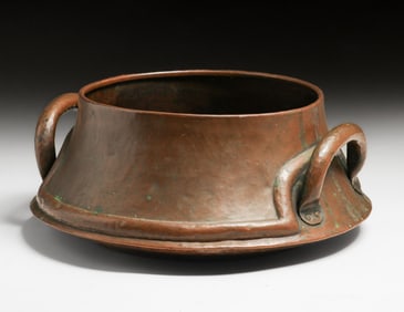 Stickley Brothers #71 Hammered Copper Two-Handled Jardiniere c1910