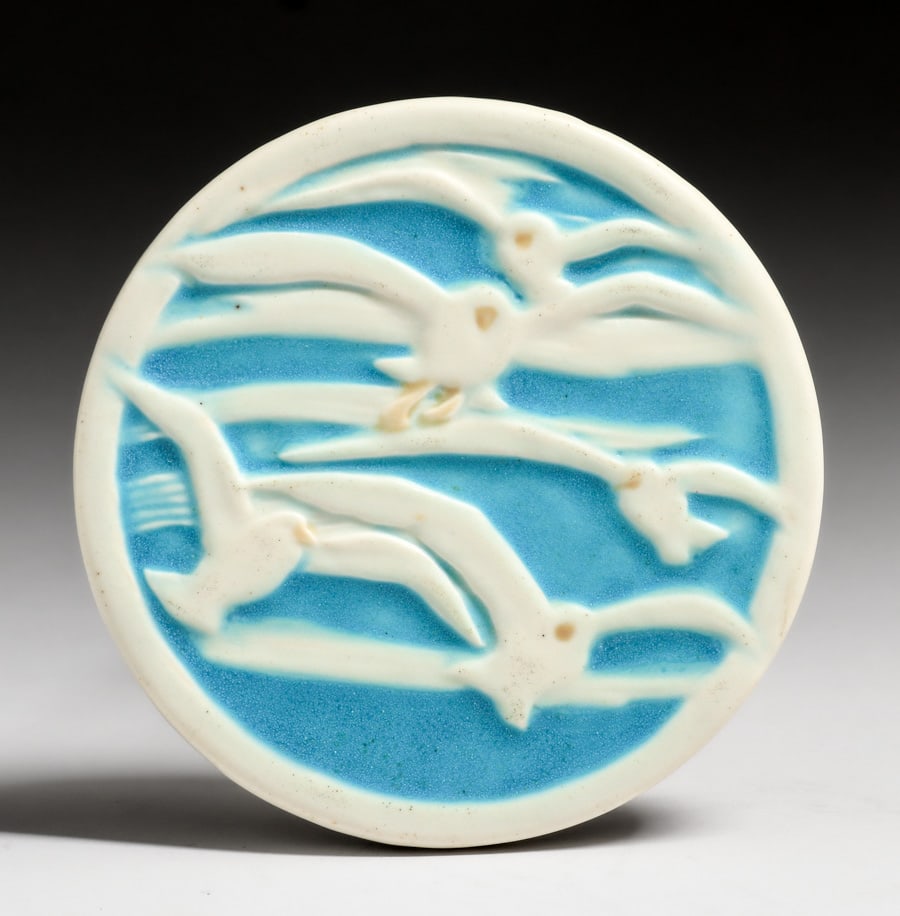 Rookwood Pottery #2351 Seagulls Trivet Tile 1925: Rookwood Pottery #2351 Seagulls Trivet Tile 1925. Signed. Perfect condition. 5 7/8"d FREE NATIONWIDE SHIPPING Free Nationwide Shipping within the lower 48 states for All purchases at our Two Day Auc