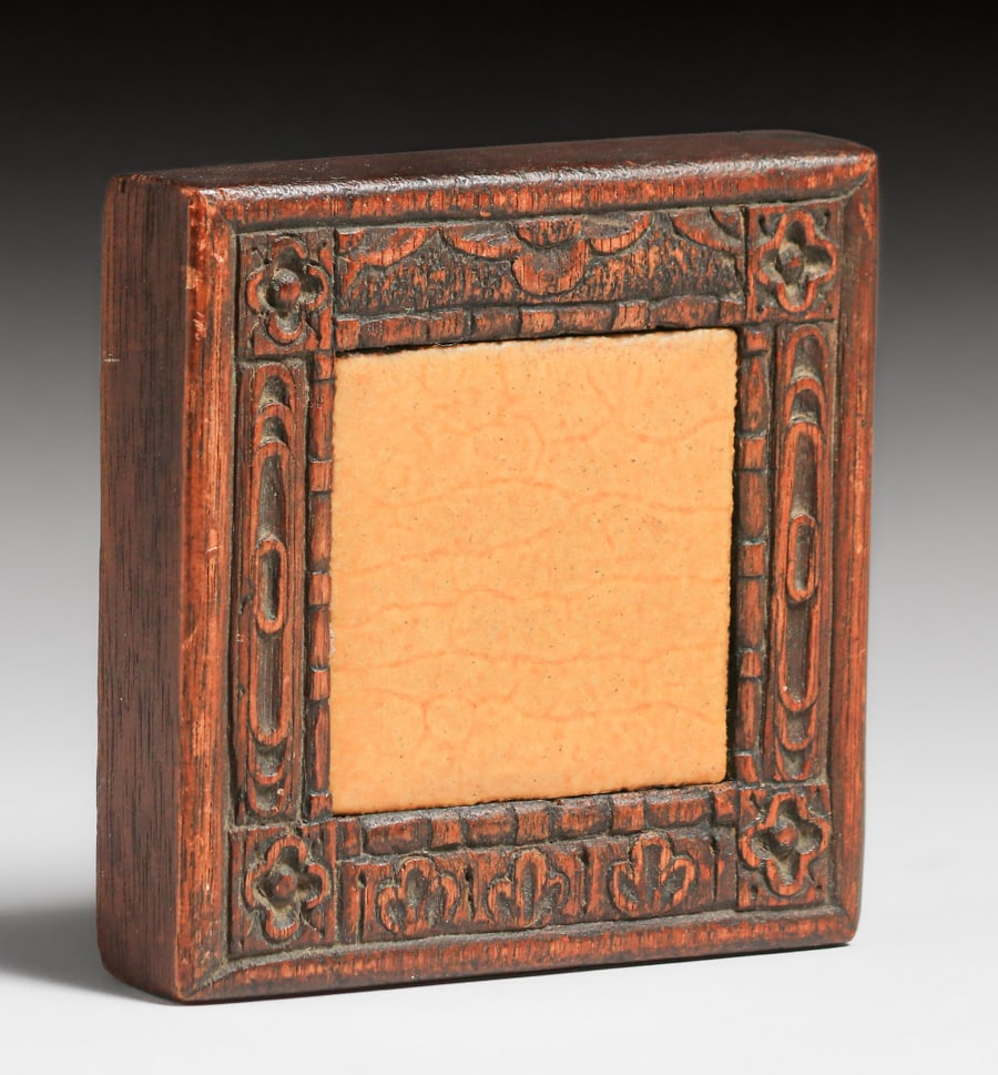 Grueby & Oak Hand Carved Trivet Tile c1905: Grueby & Oak Hand Carved Trivet Tile c1905. Signed. Excellent original finish. Grueby tile in perfect condition. 3.5" x 3.5" FREE NATIONWIDE SHIPPING Free Nationwide Shipping within the lower 48 sta