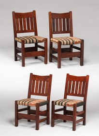 Gustav Stickley Set of 4 V-Back Side Chairs c1912-1915