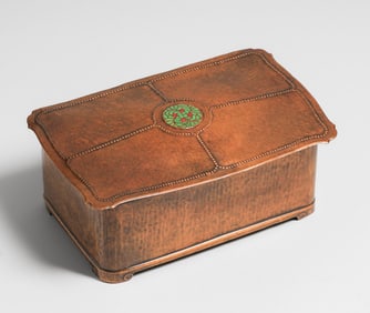 Ludwig Vierthaler - Winhart & Co - Munich, Germany Hammered Copper & Enamel Box c1905