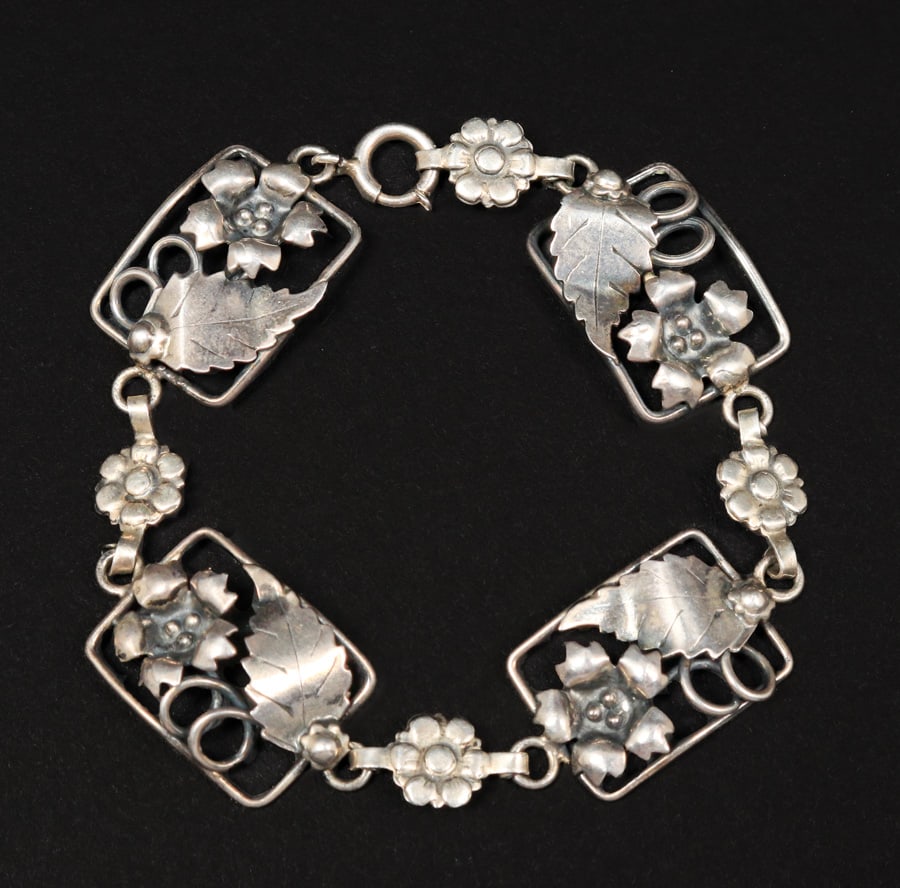 Arts & Crafts Period Sterling Silver Cutout Link Bracelet c1920s (1 of 6)