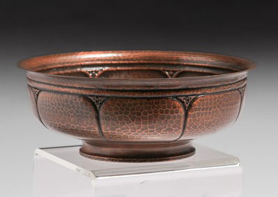 Roycroft Hammered Copper Trefoil Fruit Bowl c1920s