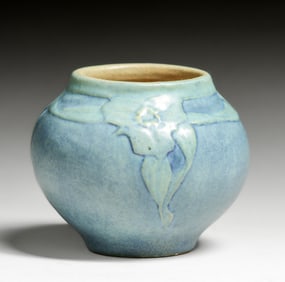 Small Newcomb College Sadie Irvine Decorated Vase 1919