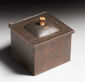 Benedict Studios Hammered Copper Box c1910