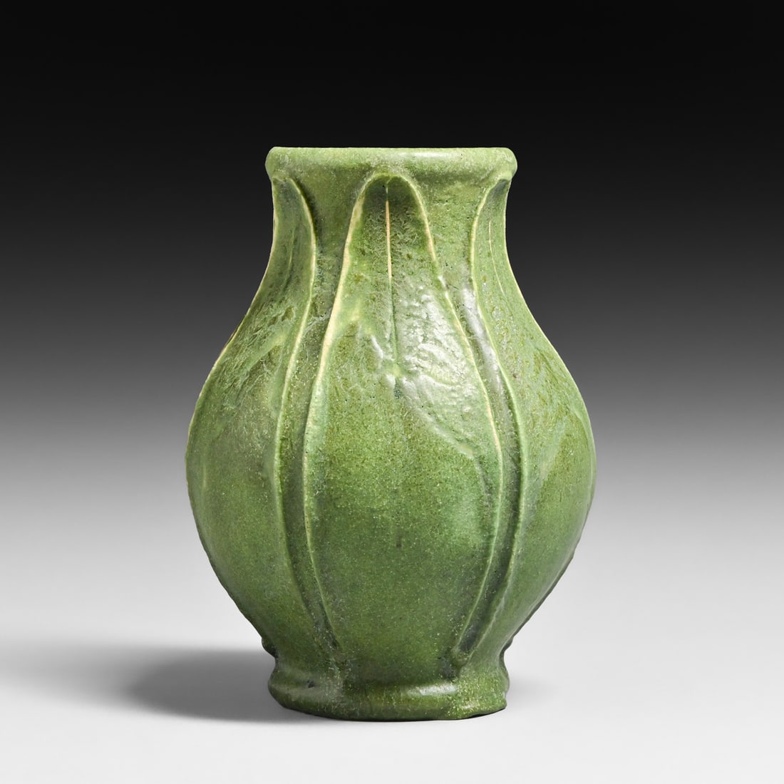 Grueby Pottery Matte Green Vase c1905 (1 of 4)