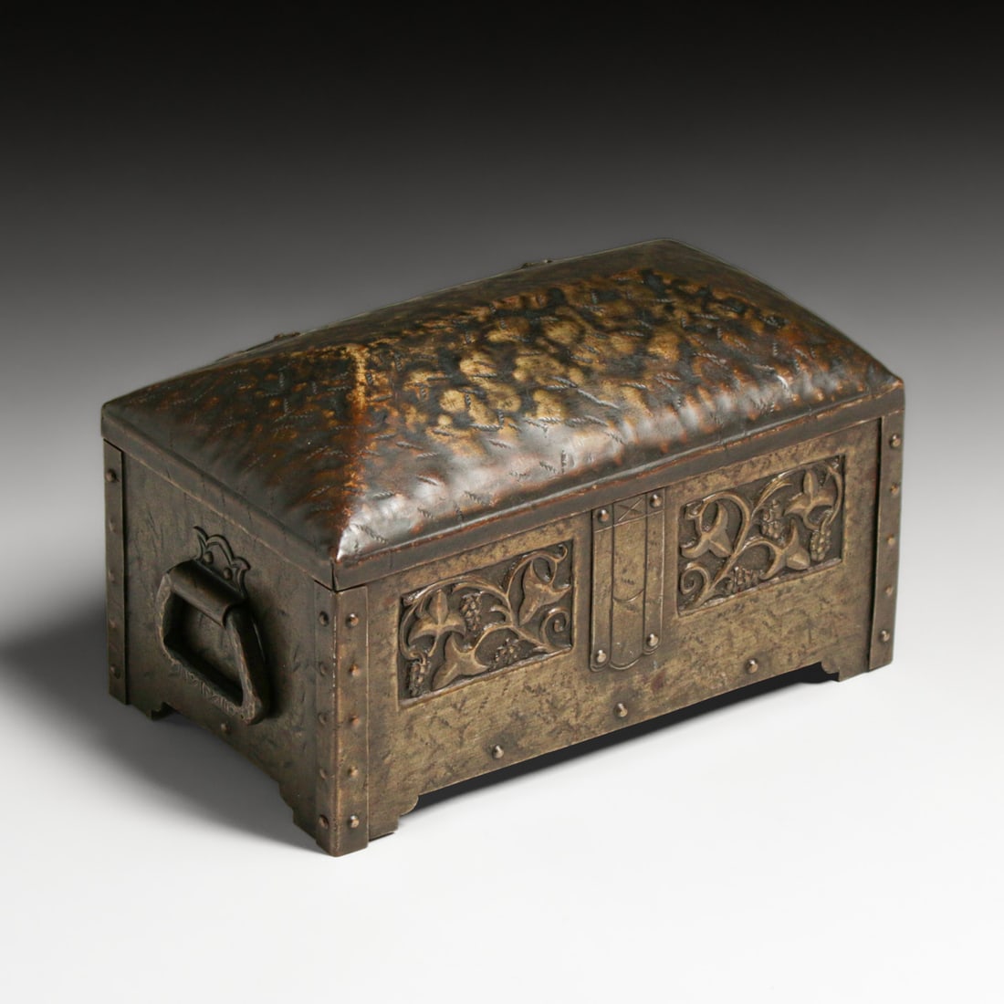 Karl Wildhagen - Munich, Germany Hammered Copper & Brass Casket c1900s (1 of 7)
