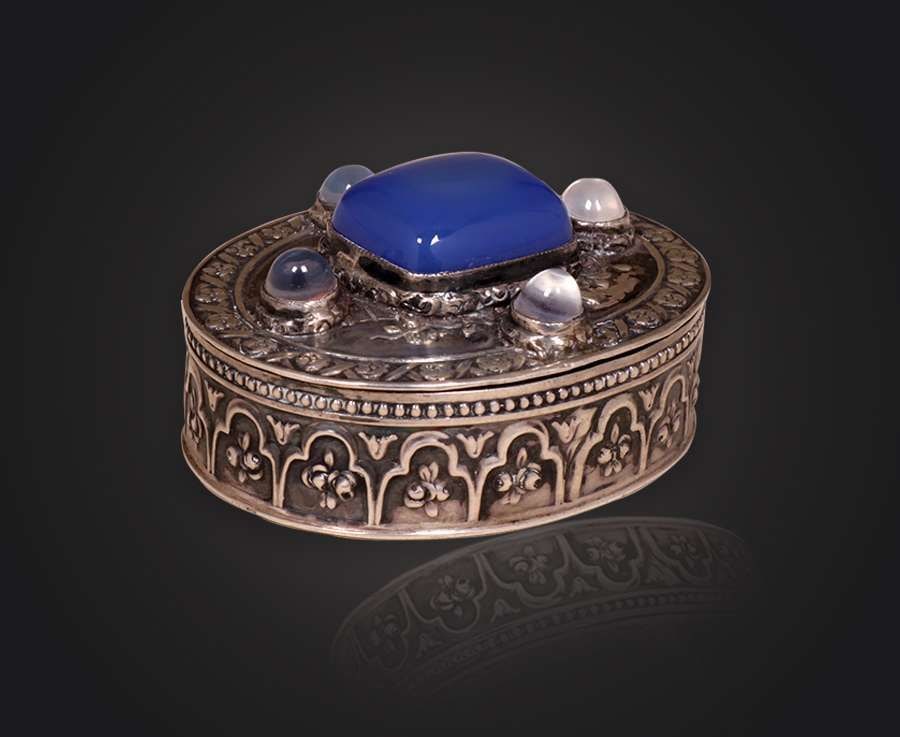 Lena Peruzzi - Boston Sterling Silver Box with Inset Moonstone Cabochons c1920s: Lena Peruzzi - Boston Sterling Silver Box with Inset Moonstone Cabochons c1920s. Peruzzi was a member of the Boston Society of Arts & Crafts as a jeweler from 1918-1927. Signed. 1 7/8"w x 1.5" x