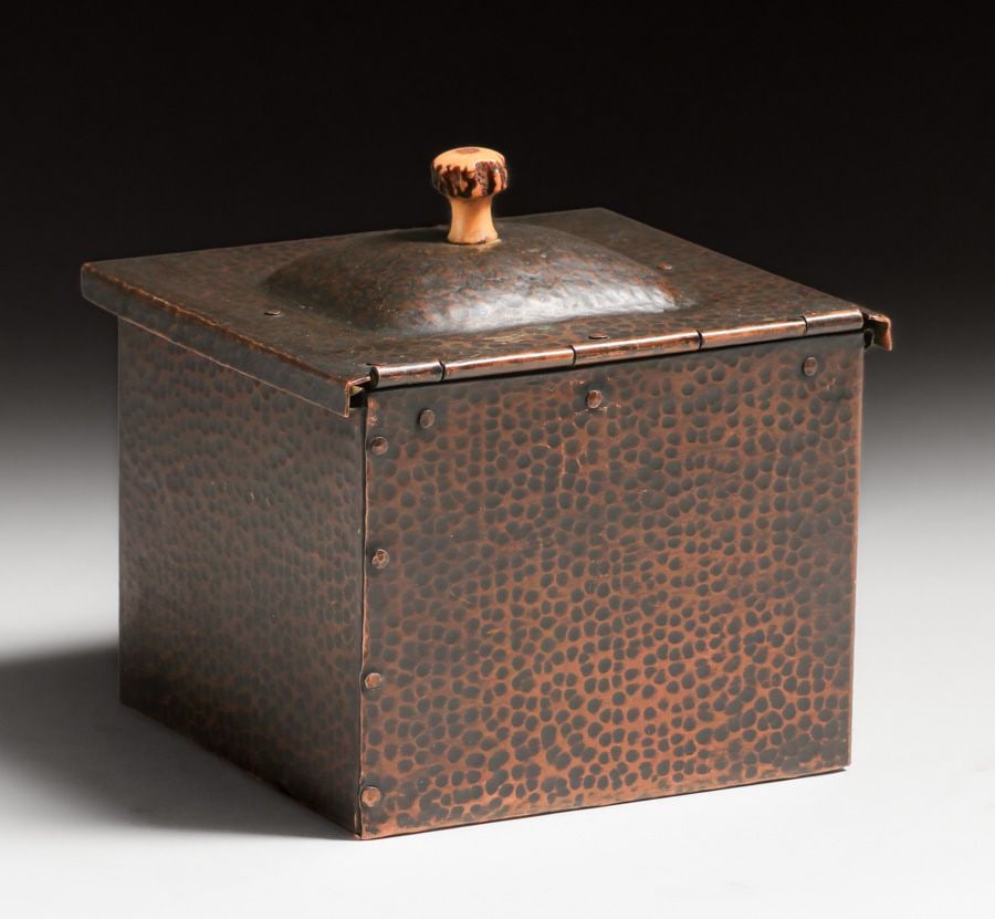 Benedict Studios Hammered Copper Box c1910 - 2