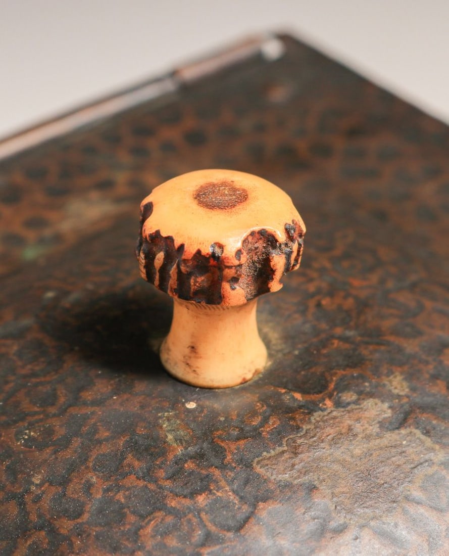 Benedict Studios Hammered Copper Box c1910 - 4