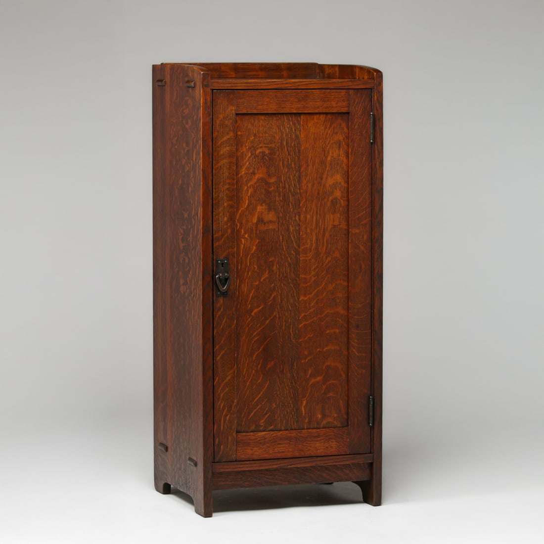 Gustav Stickley One-Door Music Cabinet c1910: Gustav Stickley One-Door Music Cabinet c1910. Signed. Some light stains to top. Excellent original finish. 47"h x 20"w x 17"d FREE NATIONWIDE SHIPPING Free Nationwide Shipping within the lower 48 stat