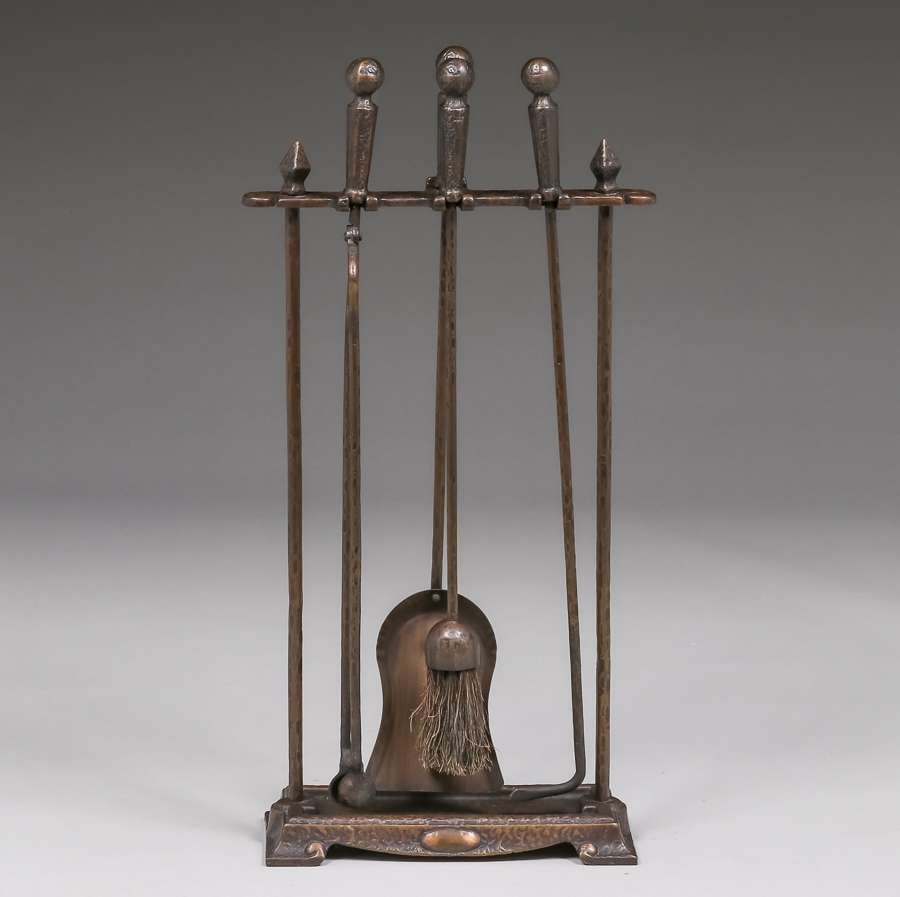 Cahill Arts & Crafts Brass Fire Place Tool Set c1910: Cahill Arts & Crafts Brass Fire Place Tool Set c1910. Signed. Excellent original patina. 28.5"h x 14"w x 6" FREE NATIONWIDE SHIPPINGFree Nationwide Shipping within the lower 48 states for all