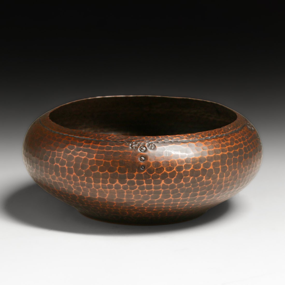 Roycroft Hammered Copper Three Dot Bowl c1920s: Roycroft Hammered Copper Three Dot Bowl c1920s. Signed. Excellent new patina. 6.25"d x 2.5"h FREE NATIONWIDE SHIPPINGFree Nationwide Shipping within the lower 48 states for all purchases at our