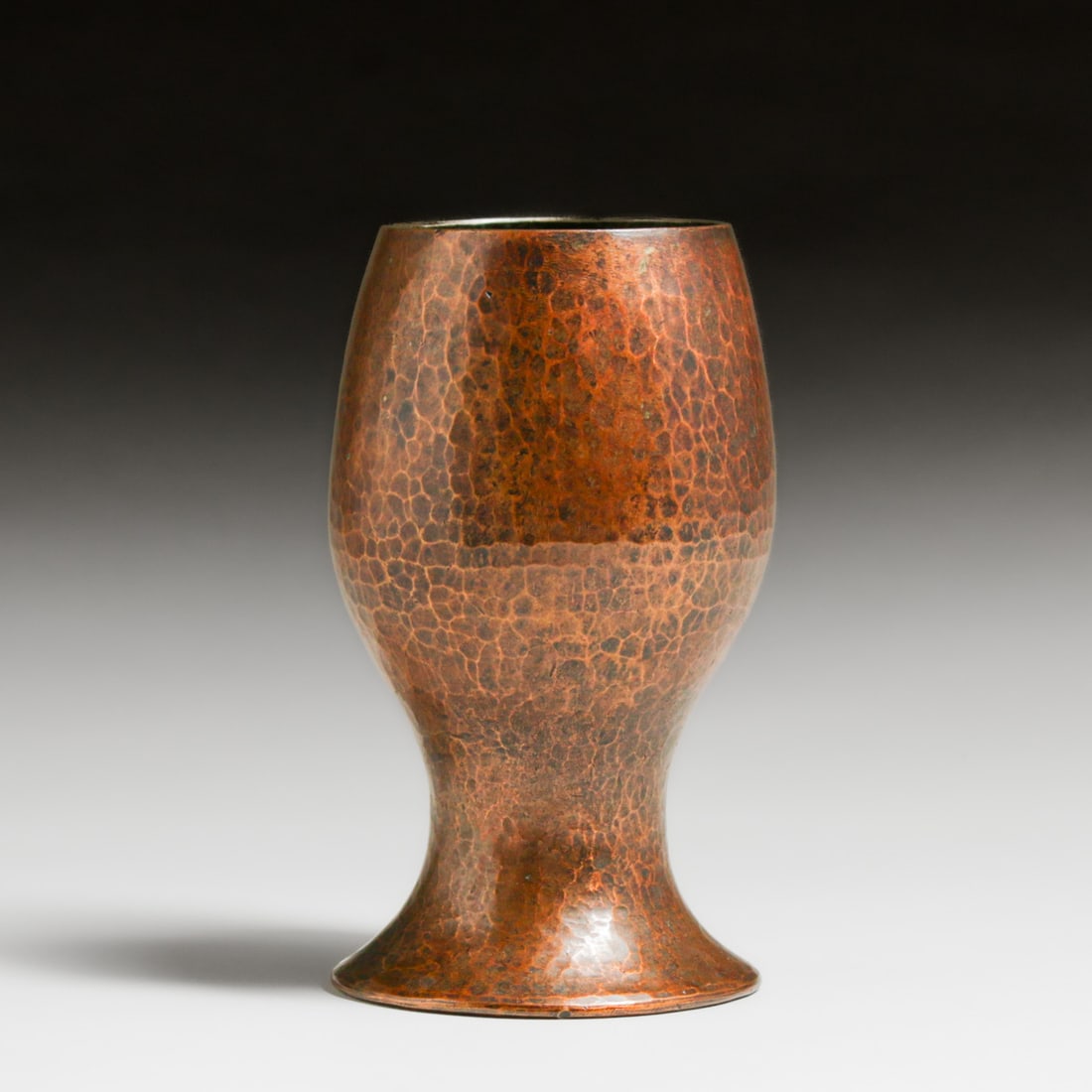 Early Dirk van Erp Hammered Copper Goblet c1908-1909: Early Dirk van Erp Hammered Copper Goblet c1908-1909. Unsigned. Excellent new patina 6"h x 3.5"d FREE NATIONWIDE SHIPPING Free Nationwide Shipping within the lower 48 states for all purchases at our T