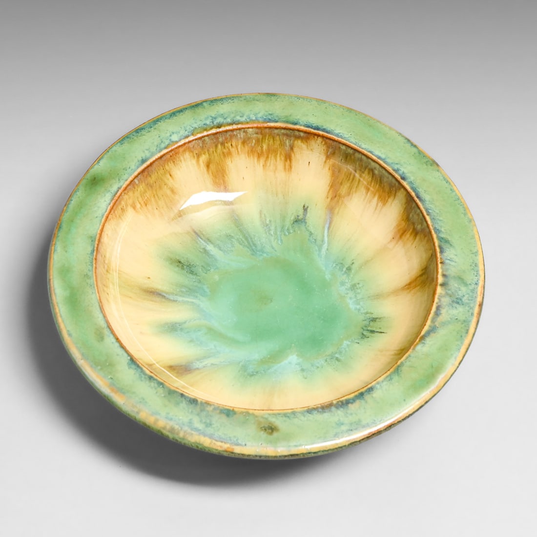 Fulper Pottery Celadon Green Flambe Flat Rim Bowl c1910: Fulper Pottery Celadon Green Flambe Flat Rim Bowl c1910. Signed. Perfect condition. 8"d x 2"h FREE NATIONWIDE SHIPPINGFree Nationwide Shipping within the lower 48 states for all purchases at our