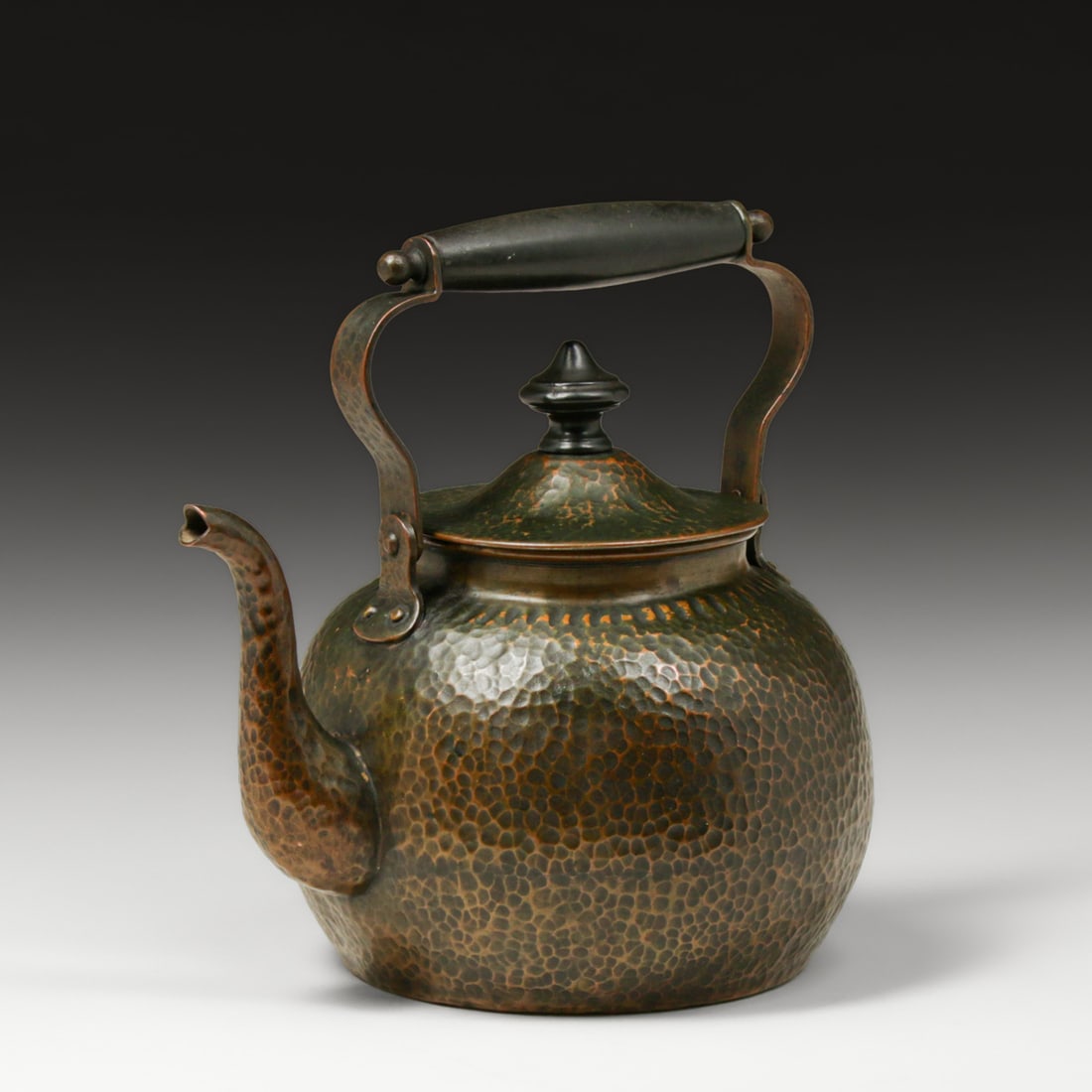 Joseph Heinrichs Hammered Copper Teapot c1910: Joseph Heinrichs Hammered Copper Teapot c1910. Signed. Excellent original patina. 8.5"h with handle x 8"w FREE NATIONWIDE SHIPPING Free Nationwide Shipping within the lower 48 states for all purchases